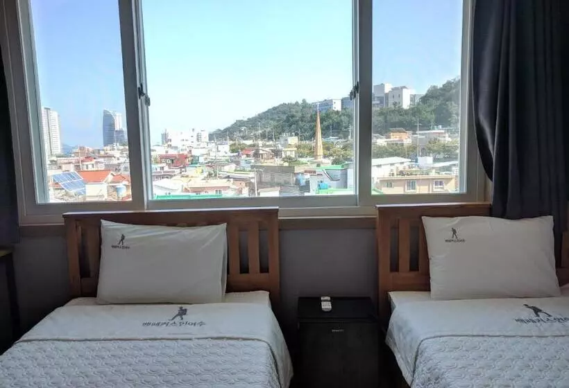 スタンダードシティビュールーム, Backpackers In Yeosu
