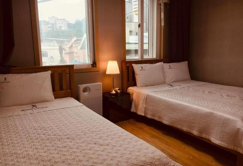 Номер Стандарт Трехместный, Backpackers In Yeosu