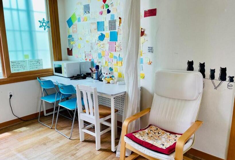 חדר משפחתי דלוקס, Backpackers In Yeosu