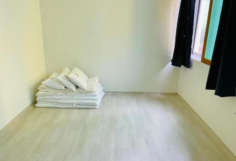חדר משפחתי דלוקס, Backpackers In Yeosu
