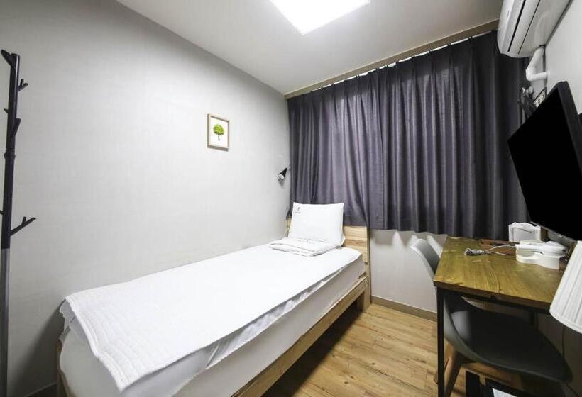 חדר סטנדרט יחיד, Backpackers In Yeosu