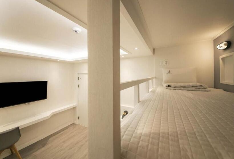 Номер Стандарт Трехместный, Backpackers In Yeosu