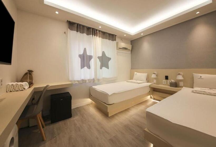 חדר סטנדרט, Backpackers In Yeosu