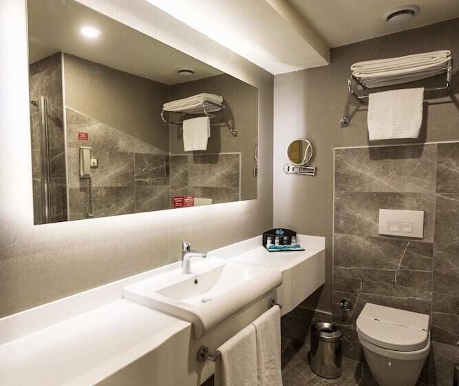 جناح جونيور, Cam Thermal Resort Hotel & Spa