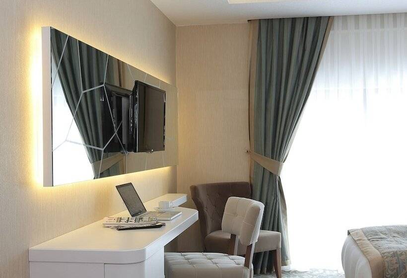 جناح جونيور, Cam Thermal Resort Hotel & Spa