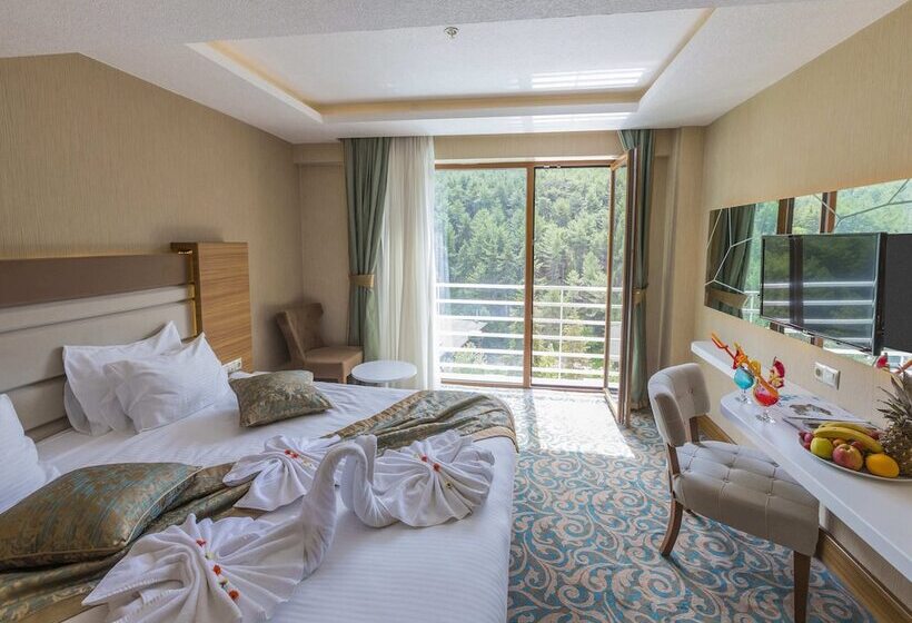 جناح جونيور, Cam Thermal Resort Hotel & Spa