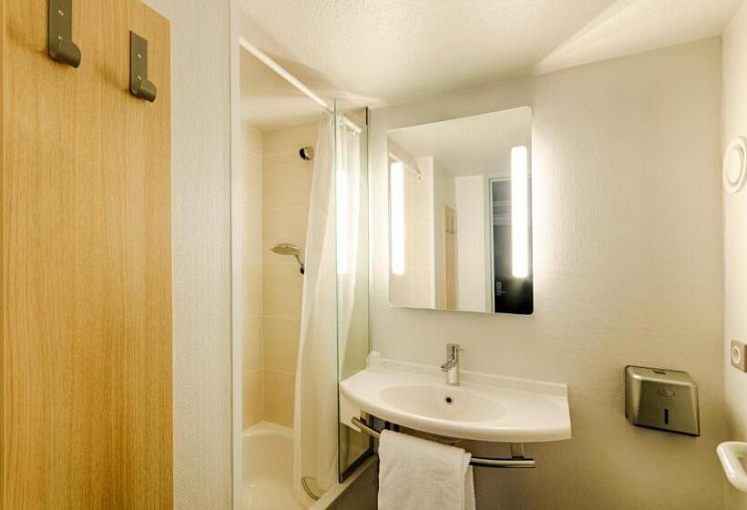 클래식 4인 룸, B&b Hotel Rouen Parc Des Expos Zénith