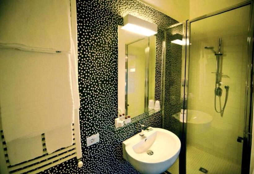 标准间, Dell Orologio