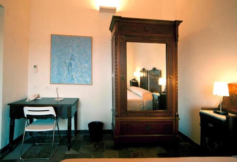 标准单人间, Dell Orologio