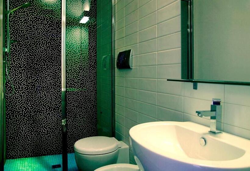 标准三人间, Dell Orologio