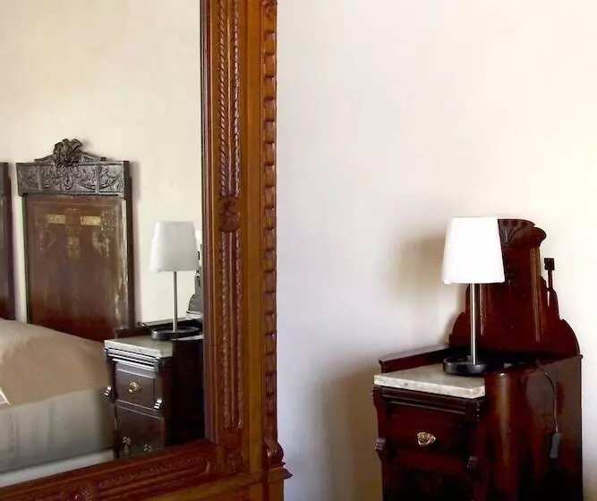 اتاق استاندارد یک نفره, Dell Orologio