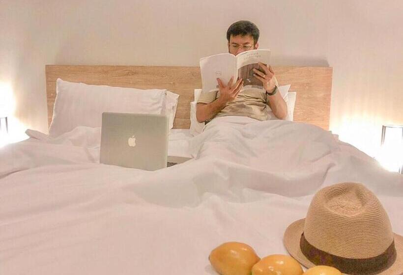 اتاق لوکس با بالکن, Lemonade Phuket Hotel  Sha Plus