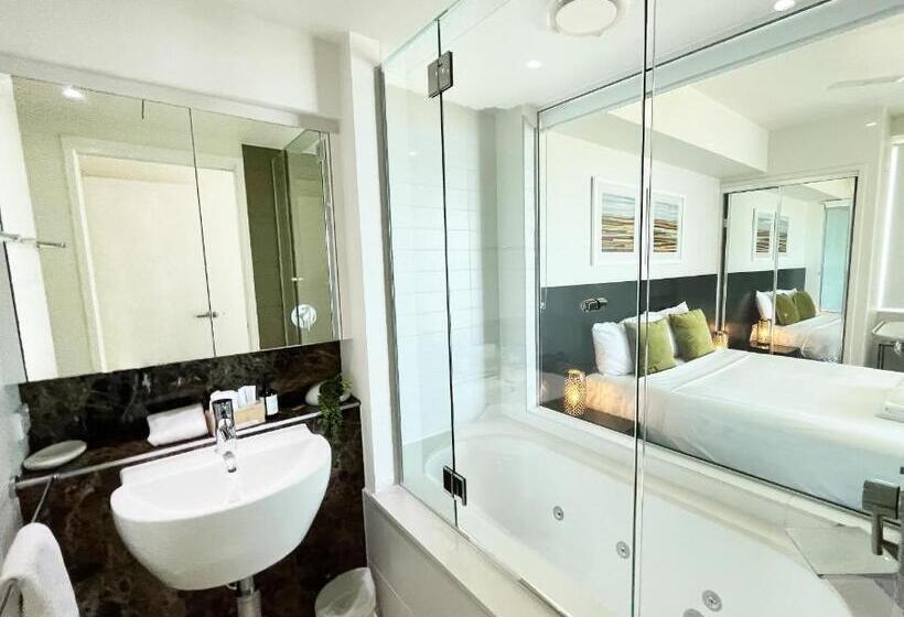 Апартаменты Premium 2 Спальни, Oshen Holiday Apartments Yeppoon