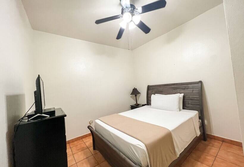 اتاق استاندارد یک نفره, West Coast Inn S