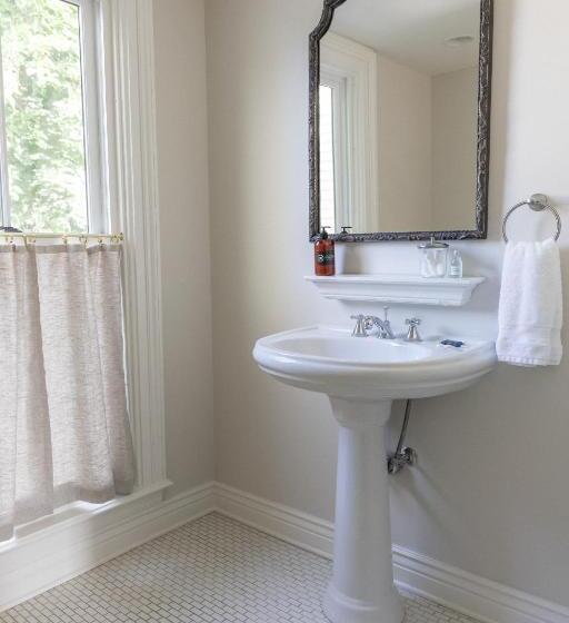 غرفة قياسية سرير كينج, Stewart House