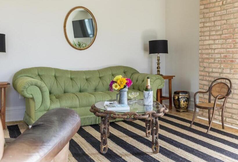 غرفة ديلوكس, Stewart House