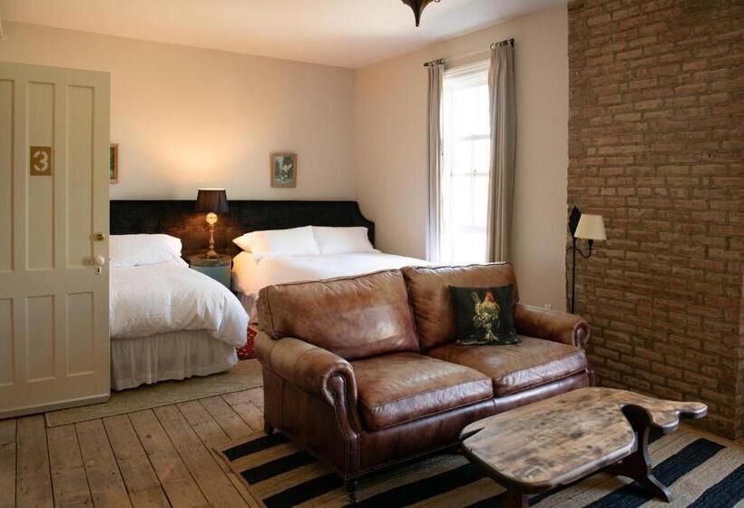 غرفة قياسية رباعية, Stewart House