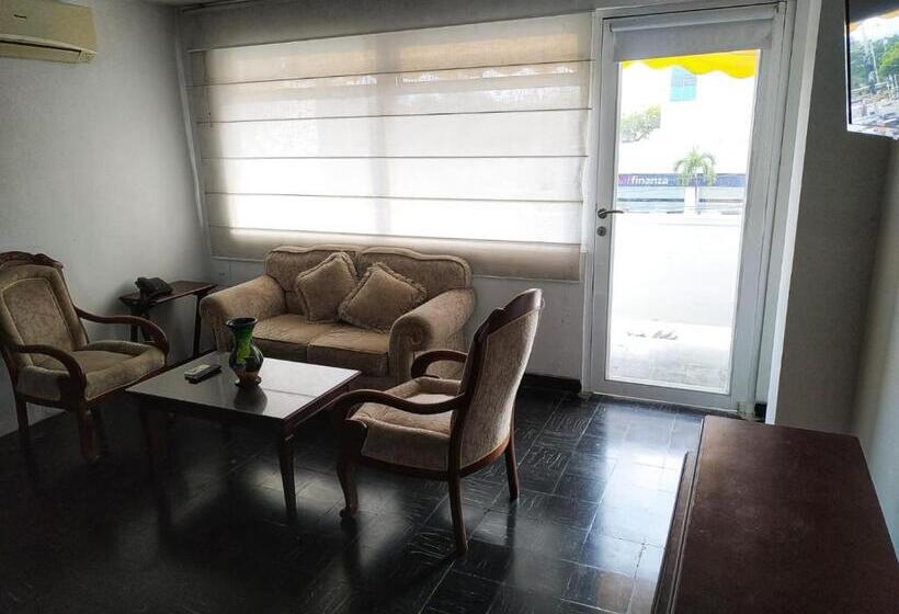 آپارتمان 2 خوابه, Vallclaire Suites