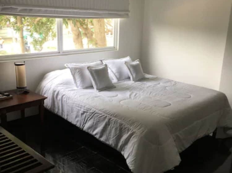 سوییت اجرایی, Vallclaire Suites