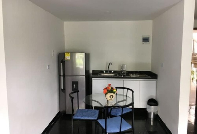 سوییت اجرایی, Vallclaire Suites