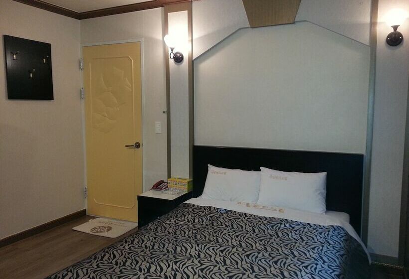 Номер Стандарт, Island Motel