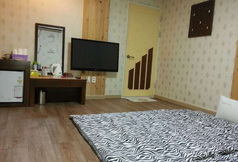 Номер Стандарт, Island Motel