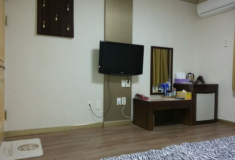 Номер Стандарт, Island Motel