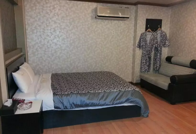 キングサイズベッドのデラックスルーム, Island Motel