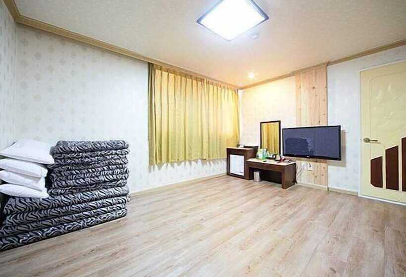 Номер Deluxe, Island Motel