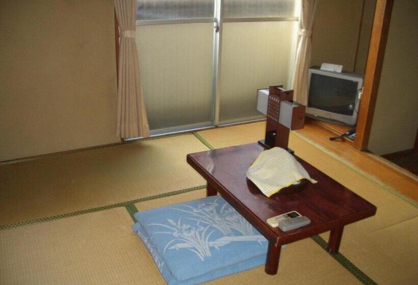 标准间, Kasuga Ryokan