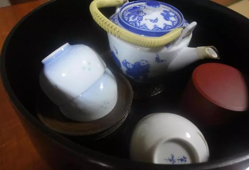 Camera Familiare, Kasuga Ryokan