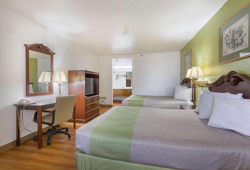 غرفه قياسيه سريرين مزدوجين, Rodeway Inn