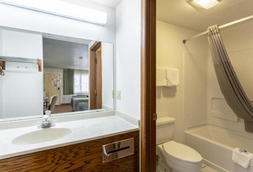Номер Стандарт 2 Двуспальные Кровати, Rodeway Inn