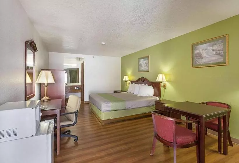 Standard-huone King-vuode, Rodeway Inn