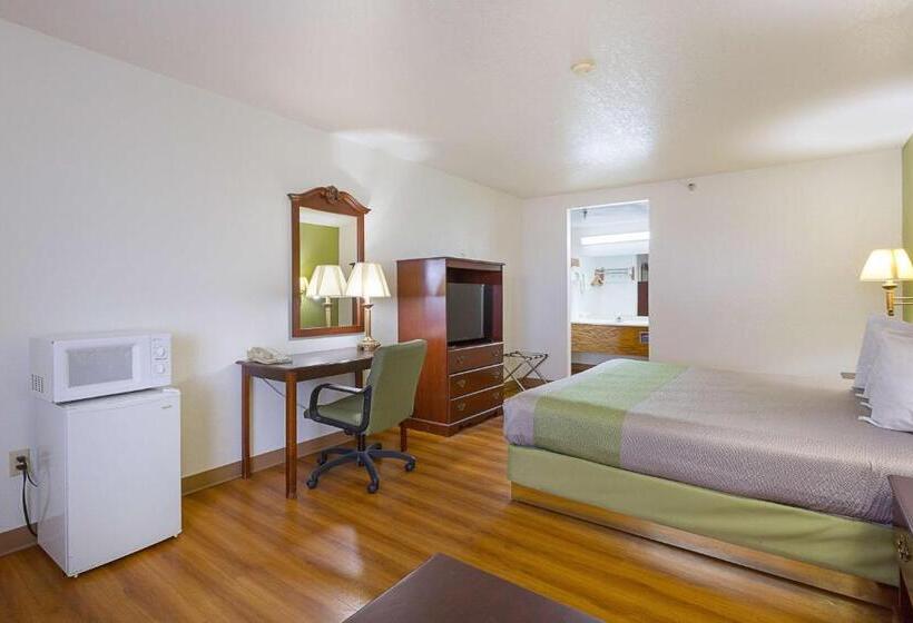 غرفة قياسية سرير كينج, Rodeway Inn