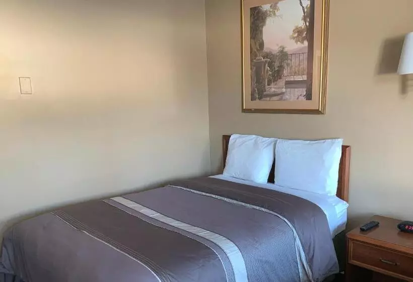 ２ダブルベッドのスタンダードルーム, Village Inn & Suites   Sudbury