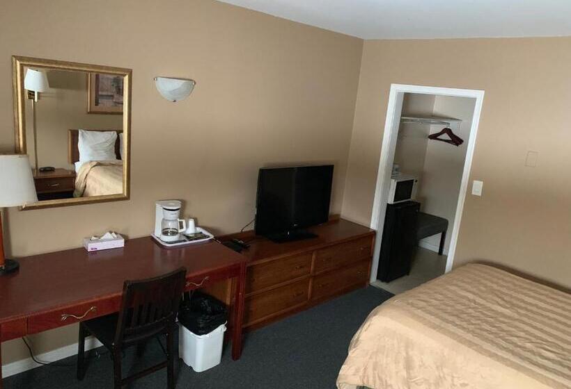 غرفه قياسيه سريرين مزدوجين, Village Inn & Suites   Sudbury