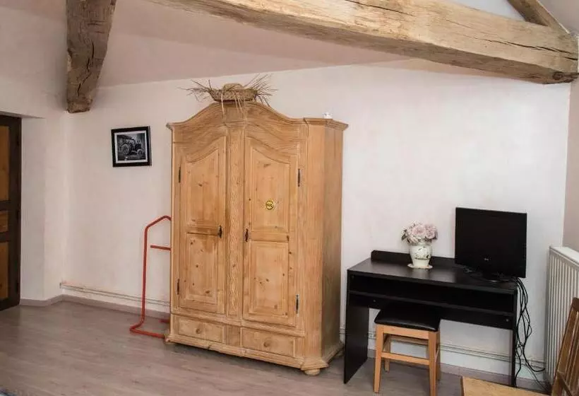 ファミリールーム, La Ferme Des 3 Suissesses