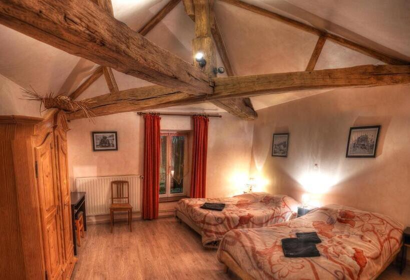 חדר משפחתי, La Ferme Des 3 Suissesses