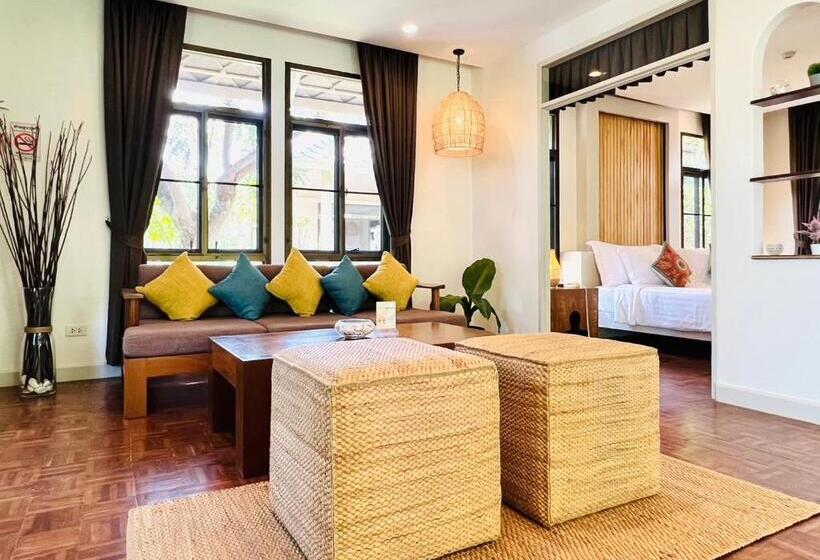 Suite Vista Piscina, Sirarun Resort