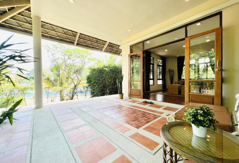 Suite Vista Piscina, Sirarun Resort