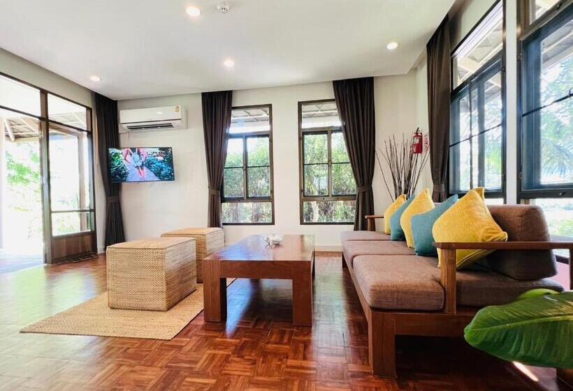 Suite Vista Piscina, Sirarun Resort