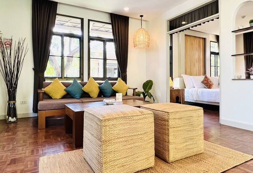 Suite Vista Piscina, Sirarun Resort