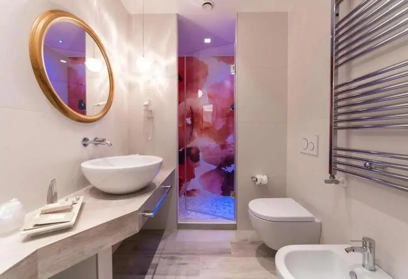 اتاق استاندارد با بالکن, The Green Park Hotel Wellnessspa & Restaurant