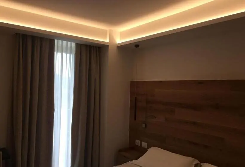 اتاق استاندارد با بالکن, The Green Park Hotel Wellnessspa & Restaurant