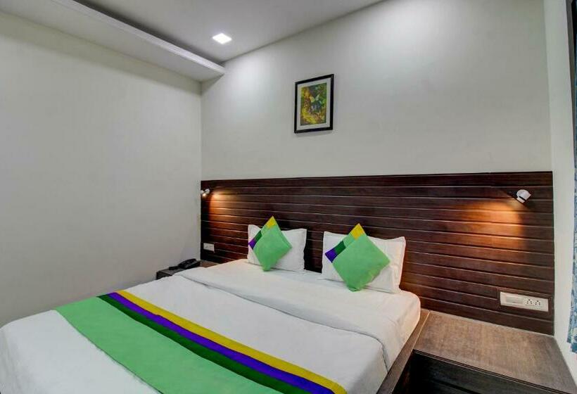 חדר סטנדרט, Treebo Seven Suites