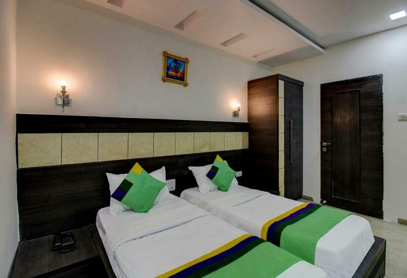 חדר סטנדרט, Treebo Seven Suites