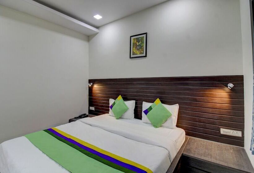 חדר סטנדרט, Treebo Seven Suites