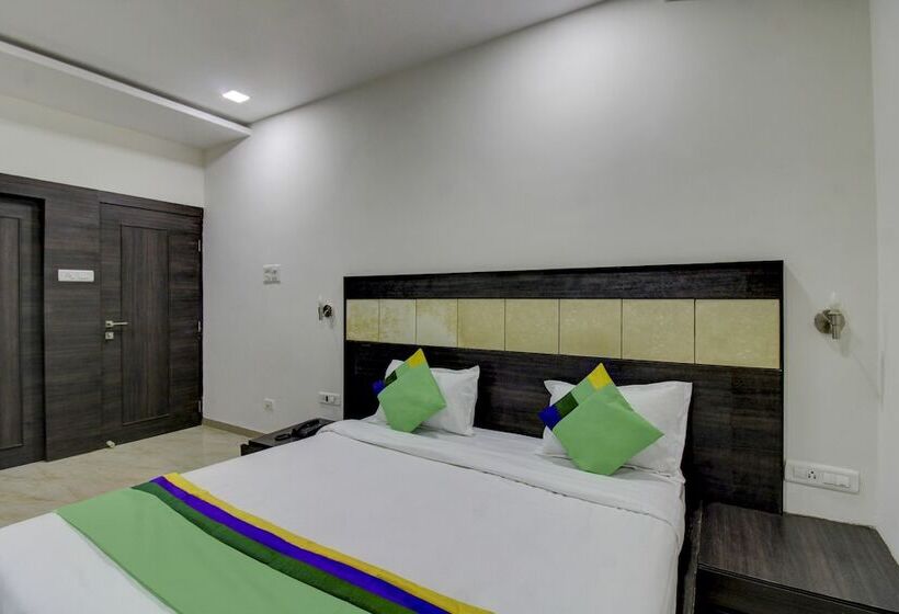 חדר דלוקס, Treebo Seven Suites