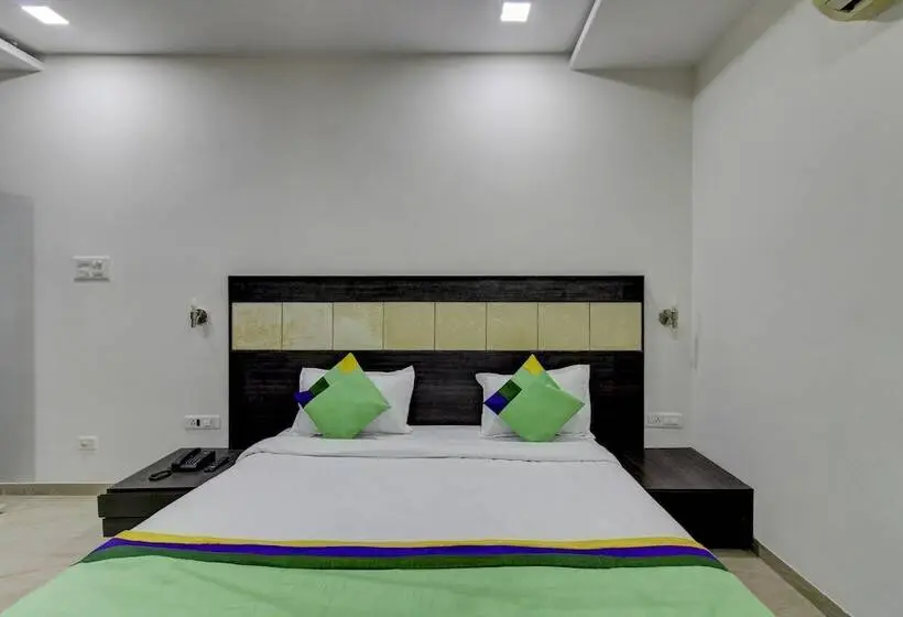 اتاق لوکس, Treebo Seven Suites